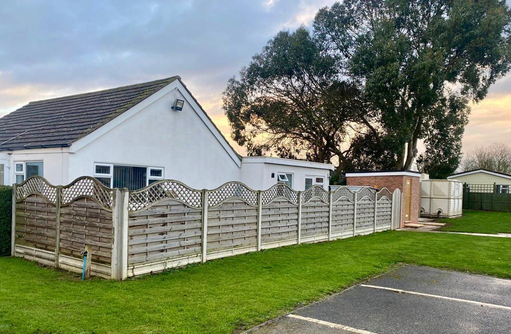 Sea Holme Road, Mablethorpe, LN12 2 bed bungalow £600 pcm (£138 pw)