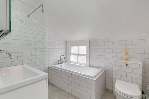 21 Rosenau Crescent, London, SW11 4RY