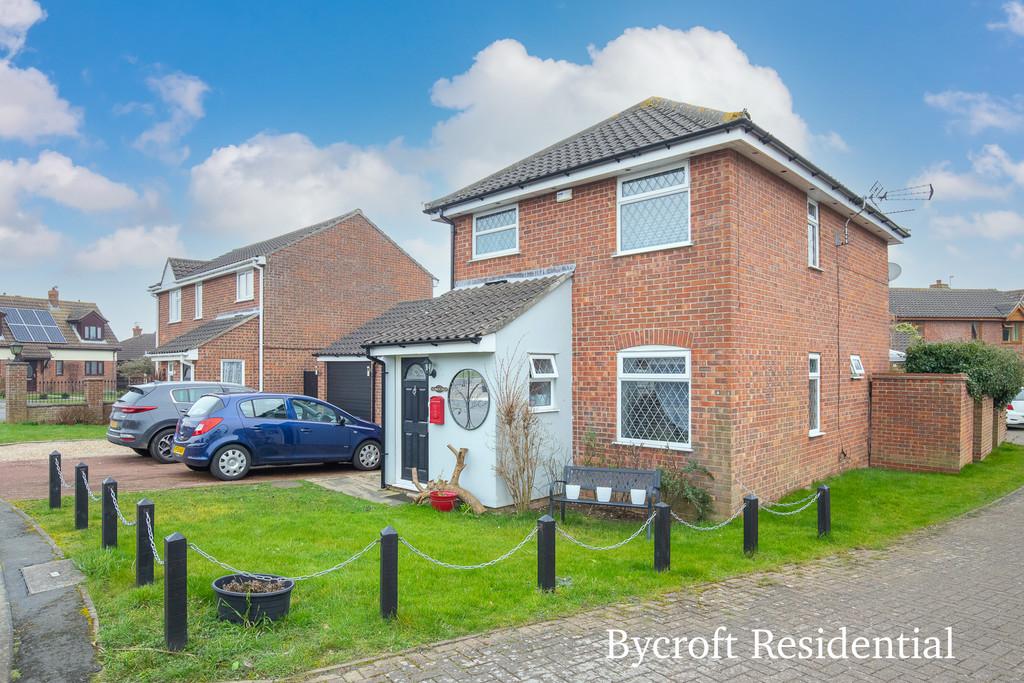 Dover Court, Caisteronsea 3 bed detached house £325,000