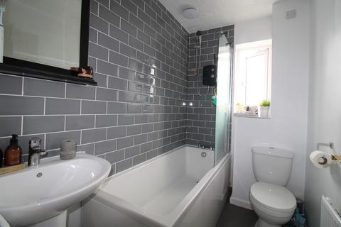 14 Chillingham Close, Middlewich, CW10 9GL