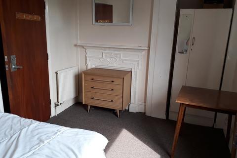 2 bedroom apartment to rent, Hill Lane, Southampton