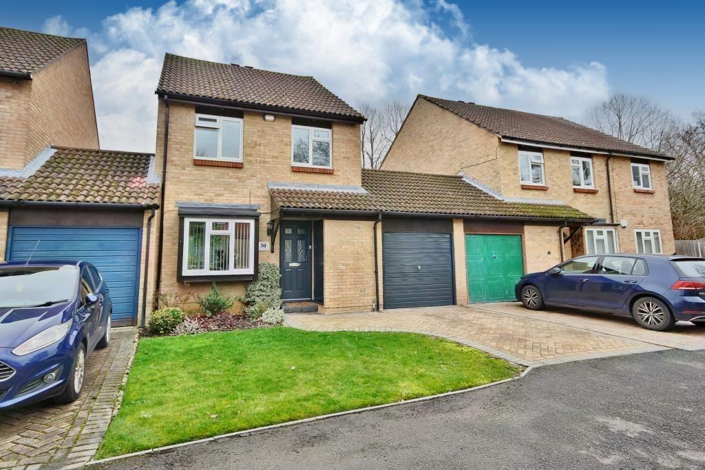 Goldsworth Park, Woking 3 bed link detached house £575,000