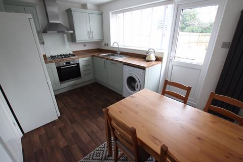 2 bedroom semi-detached house to rent, Norwich Drive, Great Sutton