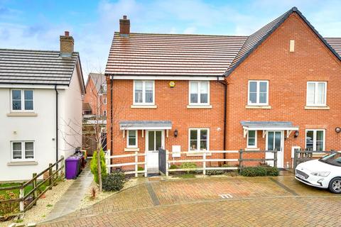 38 Binyon Way, Royston, SG8 5FS