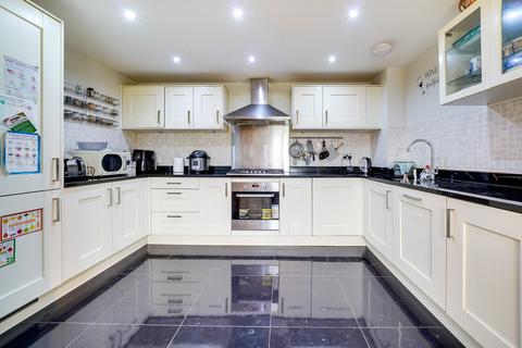 38 Binyon Way, Royston, SG8 5FS