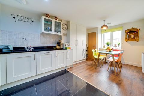 38 Binyon Way, Royston, SG8 5FS