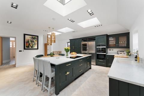 38 Hereford Road, London, E11 2EA