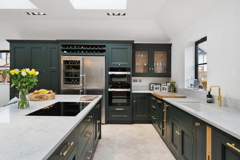 38 Hereford Road, London, E11 2EA