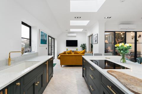 38 Hereford Road, London, E11 2EA