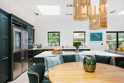 38 Hereford Road, London, E11 2EA