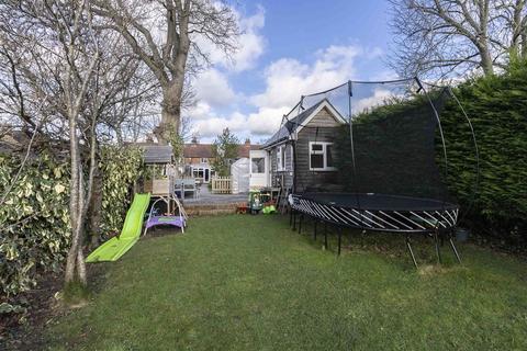 39 Oakdene Road, Brockham, Betchworth, RH3 7JU