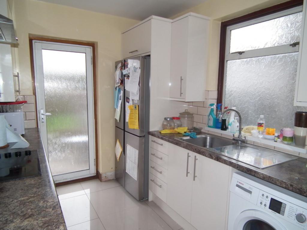Park Crescent, Harrow Weald 4 bed semidetached house £650,000