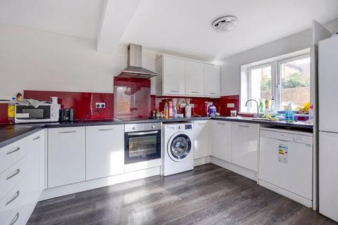 5 bedroom semi-detached house to rent, Kirbys Lane, Canterbury