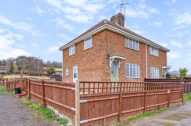 Bradley Road, Blackham, Tunbridge Wells 3 bed semidetached house £500,000