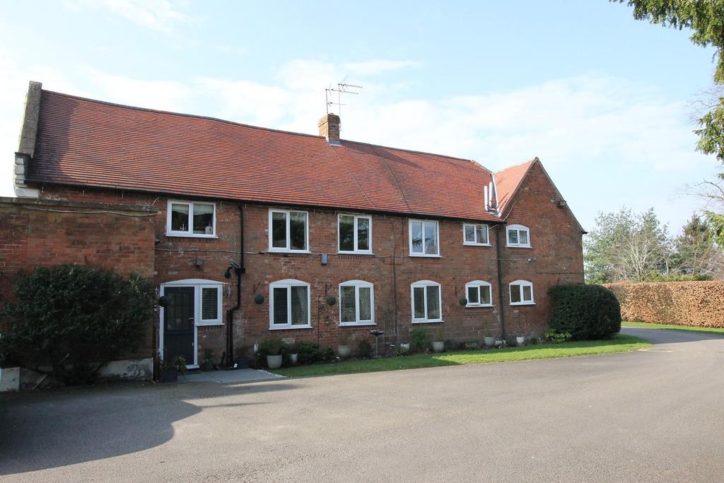 Hackmans Gate Lane, Belbroughton... 1 bed apartment £265,000