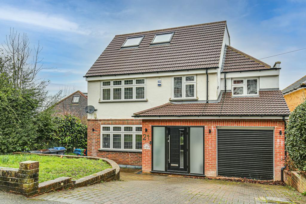 The Woodfields, Sanderstead, Surrey, CR2 0HG 5 bed detached house £