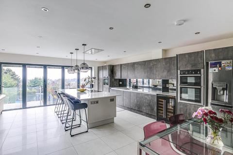 21 The Woodfields, South Croydon, CR2 0HG