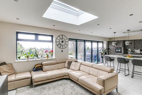 21 The Woodfields, South Croydon, CR2 0HG