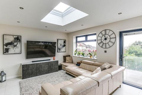 21 The Woodfields, South Croydon, CR2 0HG