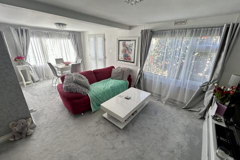 undefined, Lippitts Hill, Loughton