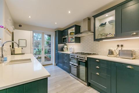 49 Agraria Road, Guildford, GU2 4LF