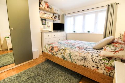 52 Amblecote Road, Tilehurst, Reading, RG30 4BP