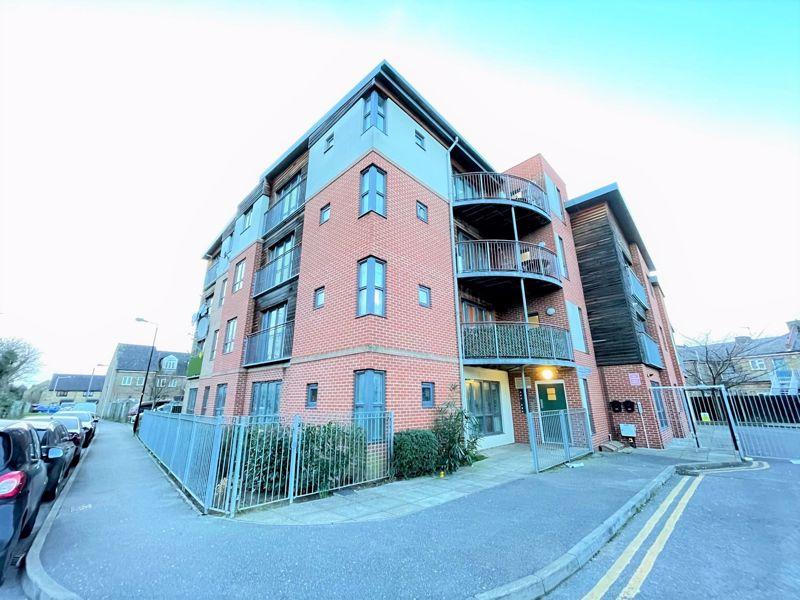 Walthamstow E17 2 bed apartment £1,500 pcm (£346 pw)