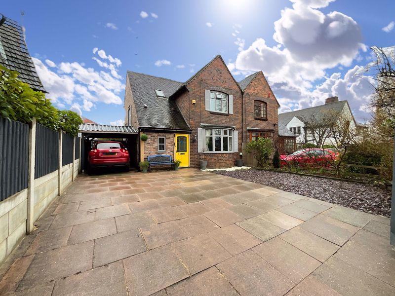 The Avenue, Hartshill, Stoke on Trent 3 bed semidetached house £275,000