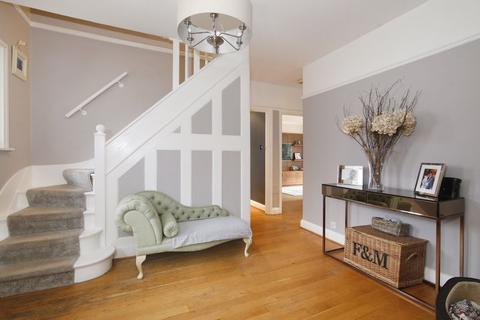 61 Park Avenue, Bromley, BR1 4EG