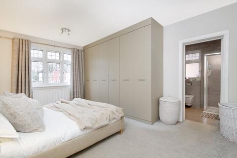 61 Park Avenue, Bromley, BR1 4EG