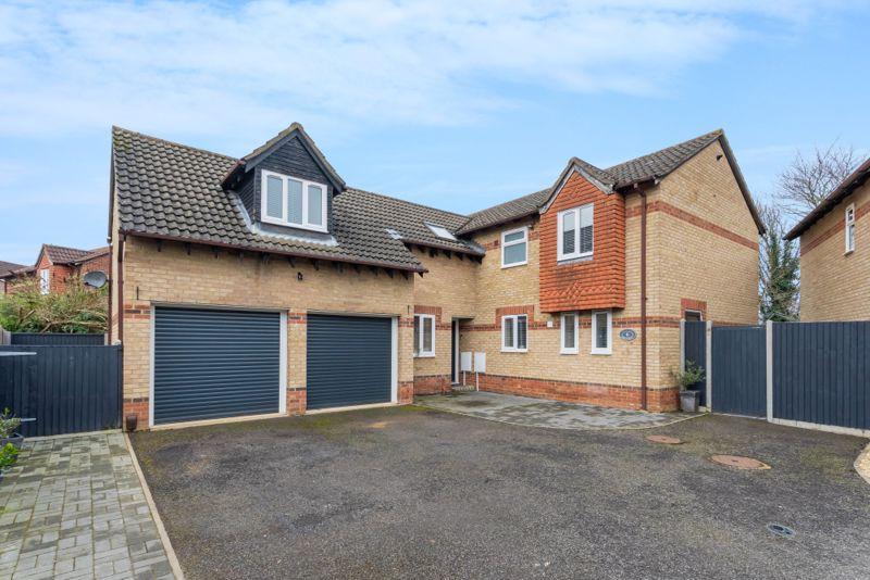 Spruce Drive, Bicester 5 bed detached house £550,000