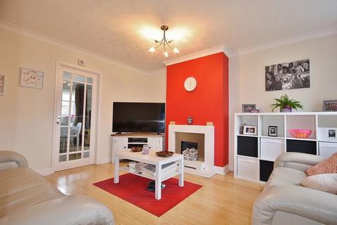 200 Blakes Avenue, Witney, OX28 3UD
