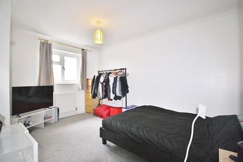 200 Blakes Avenue, Witney, OX28 3UD