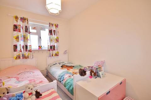 200 Blakes Avenue, Witney, OX28 3UD