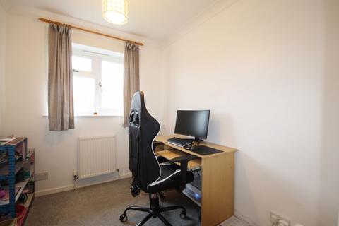 200 Blakes Avenue, Witney, OX28 3UD