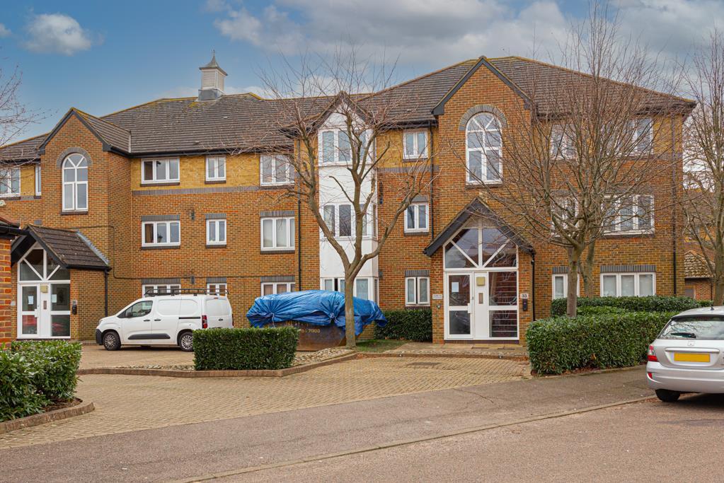 Cotswold Way, Worcester Park 1 bed flat £180,000