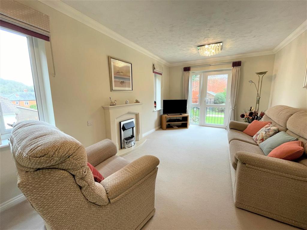 Rax Lane, Bridport 2 bed apartment - £360,000