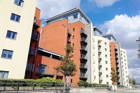 2 bedroom apartment for sale, South Quay, Kings Road, Marina, Swansea