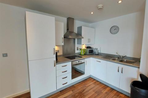 2 bedroom apartment for sale, South Quay, Kings Road, Marina, Swansea