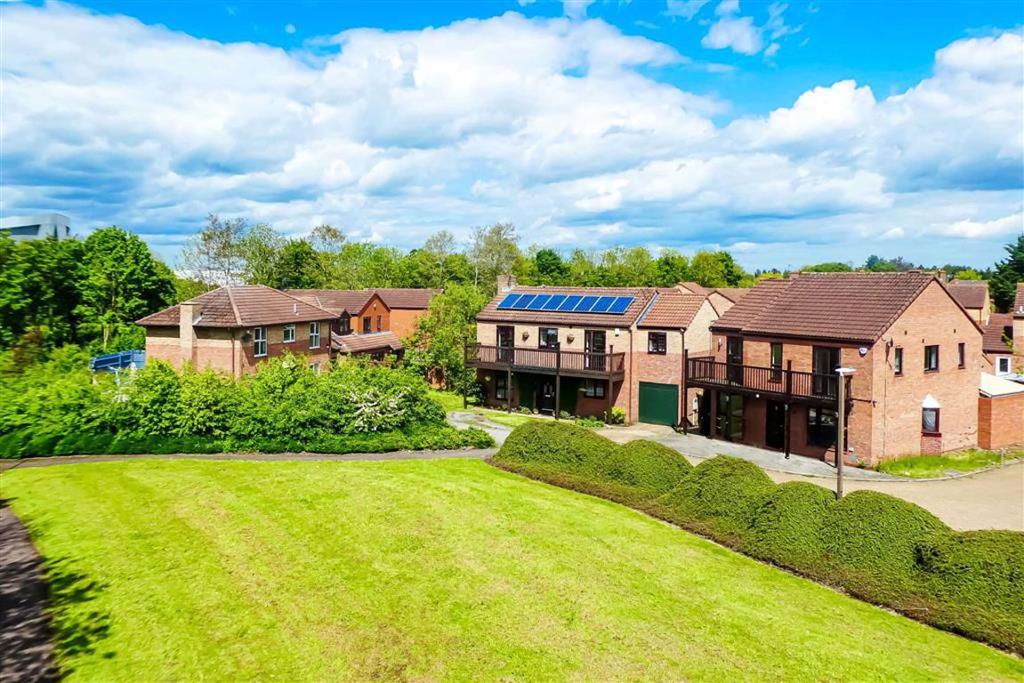 Christian Court, Willen, Milton... 4 bed detached house £550,000