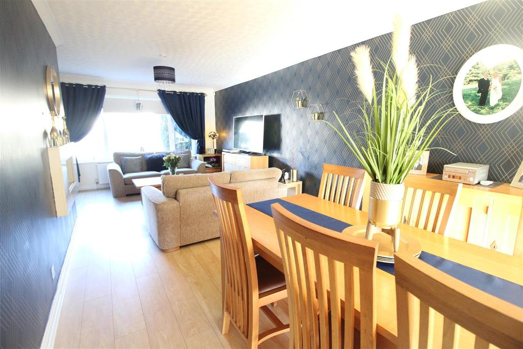 Barnes Road, Darlington 4 bed detached house £325,000