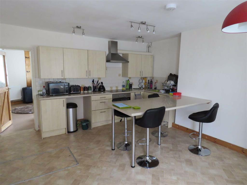Salop Road, Welshpool, SY21 3 bed terraced house £130,000
