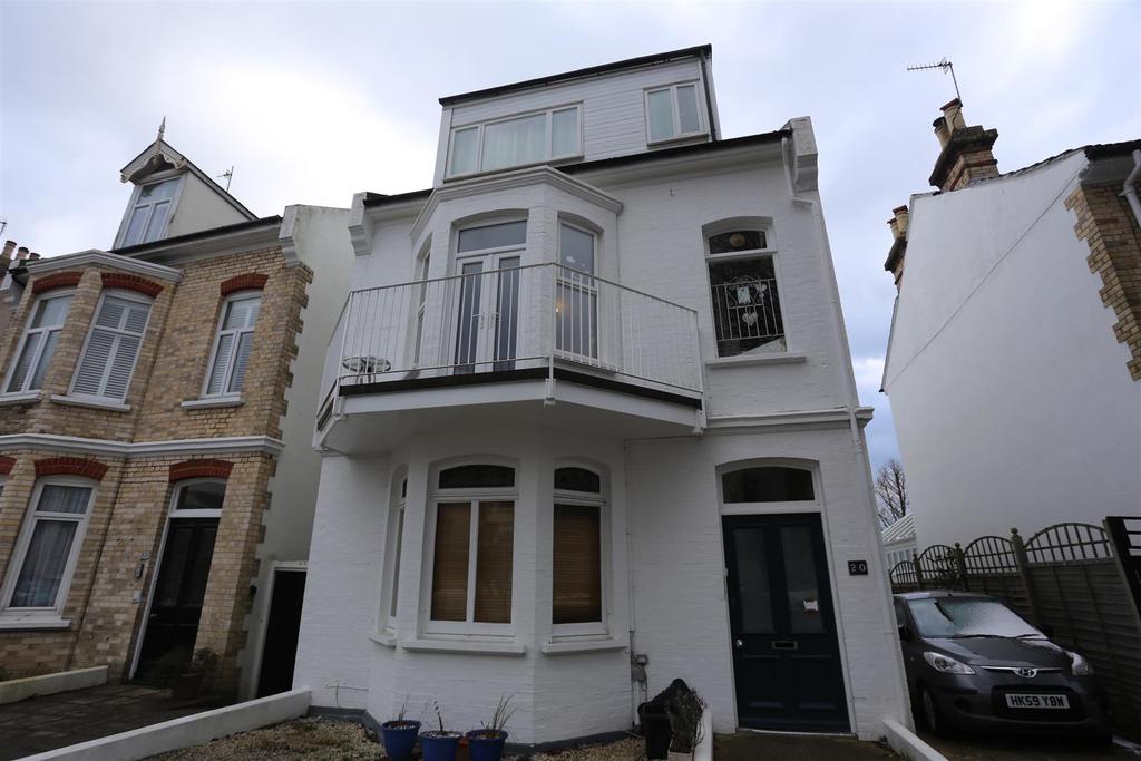 Ranelagh Villas, Hove 1 bed flat £875 pcm (£202 pw)