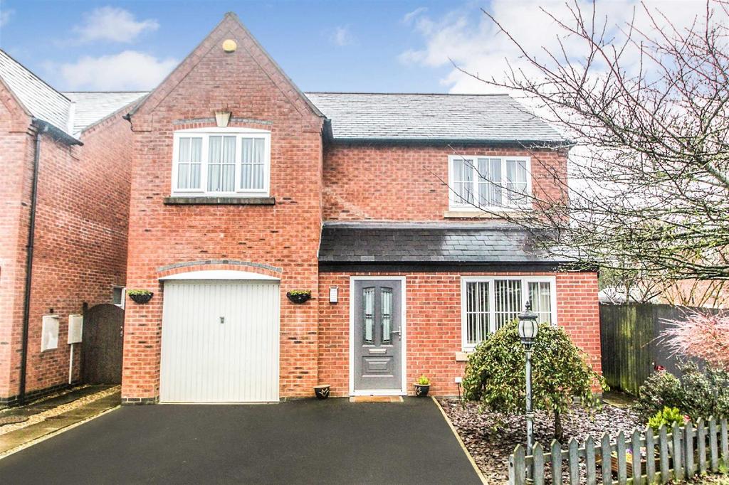 Bramblewood Close, Chirk Bank 4 bed detached house - £325,000