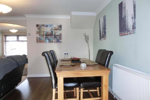 21 Clandon Close, Birmingham, B14 5QL