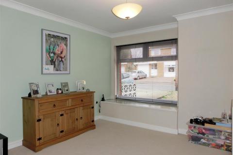 21 Clandon Close, Birmingham, B14 5QL