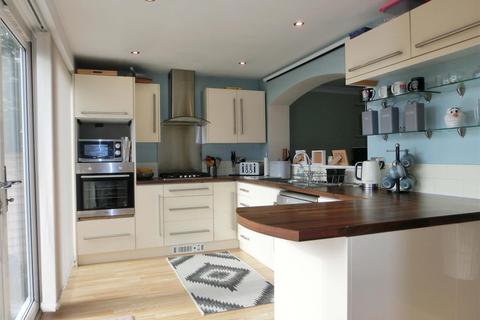 21 Clandon Close, Birmingham, B14 5QL