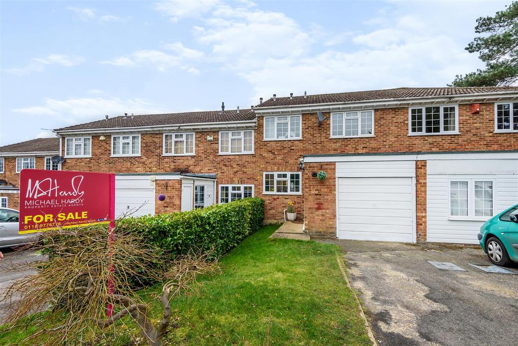 McCarthy Way, Finchampstead, Berkshire, 3 bed terraced house £475,000