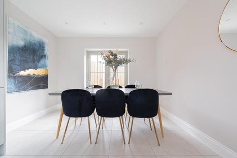 18 Aragon Avenue, Epsom, KT17 2QG