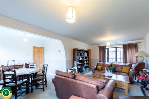 11 Ashley Court, Finningley, Doncaster, DN9 3RA